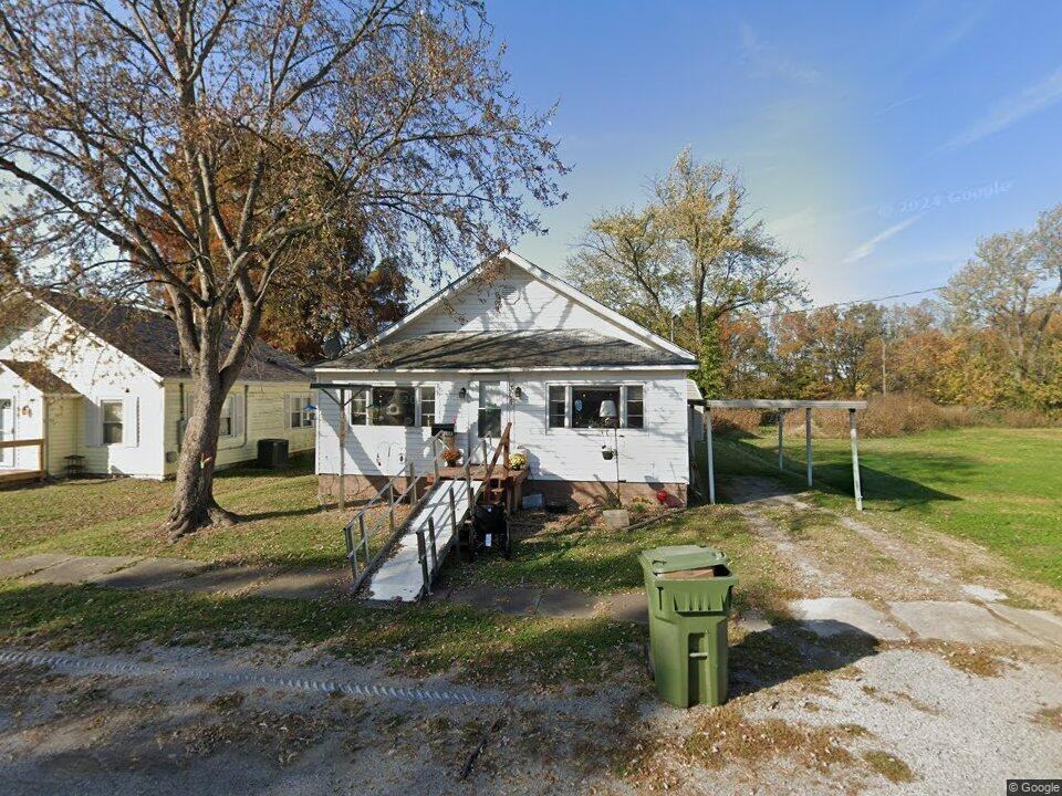 304 S Pecan St