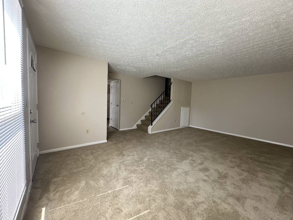 2512 Nassau Dr - Photo 3 of 24