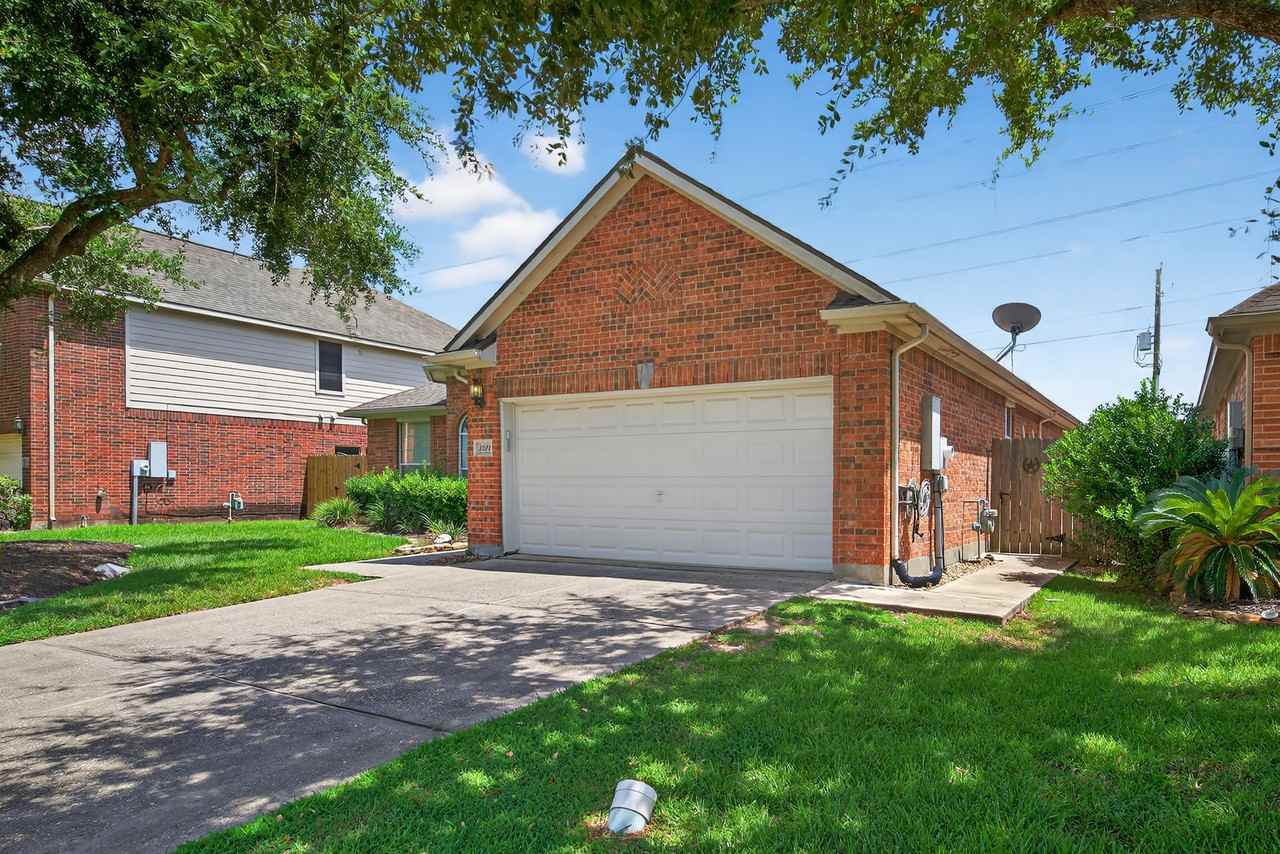 3491 Cedar Prairie Dr - Photo 3 of 13