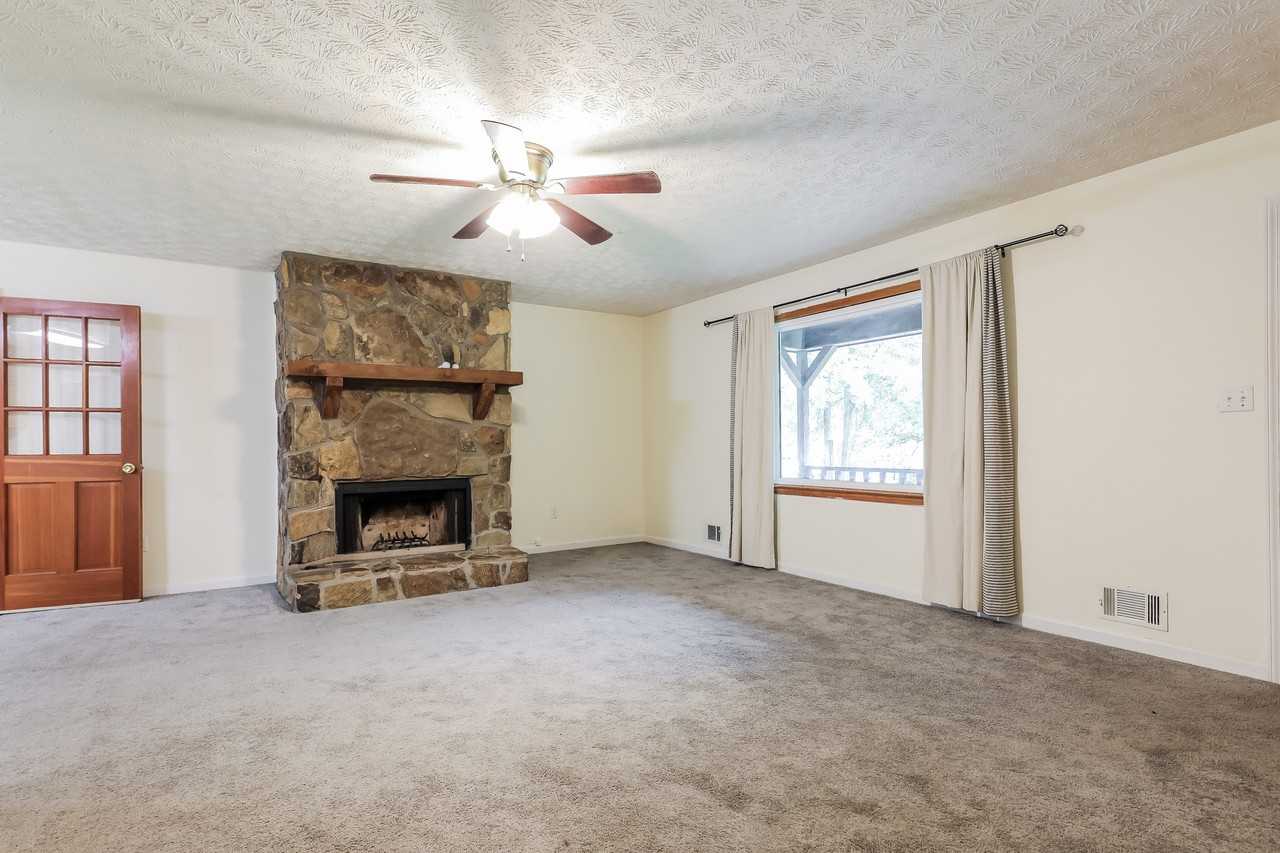 175 Highland Cir - Photo 3 of 27