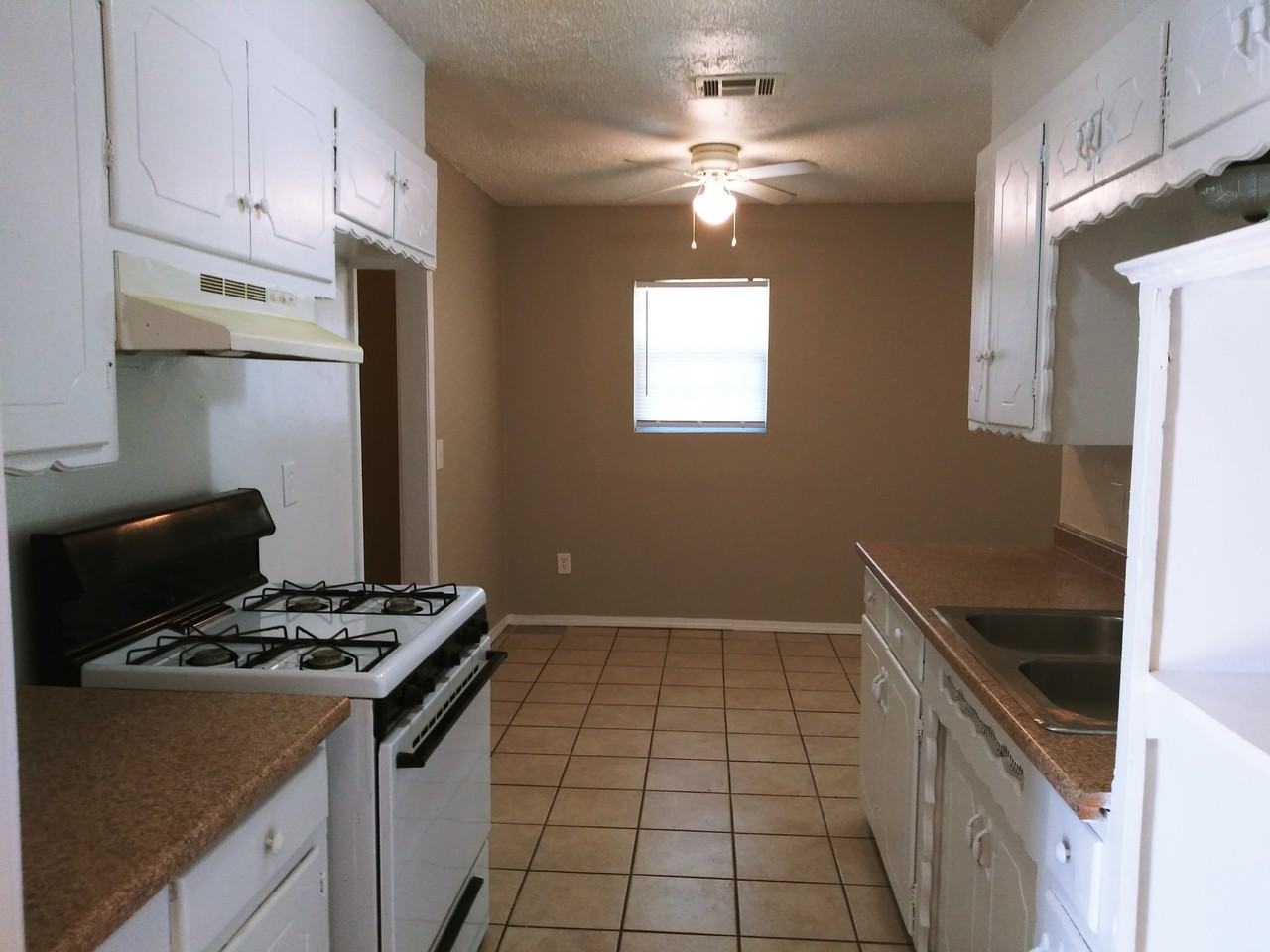 237 Nw 85th St - Photo 2 of 17