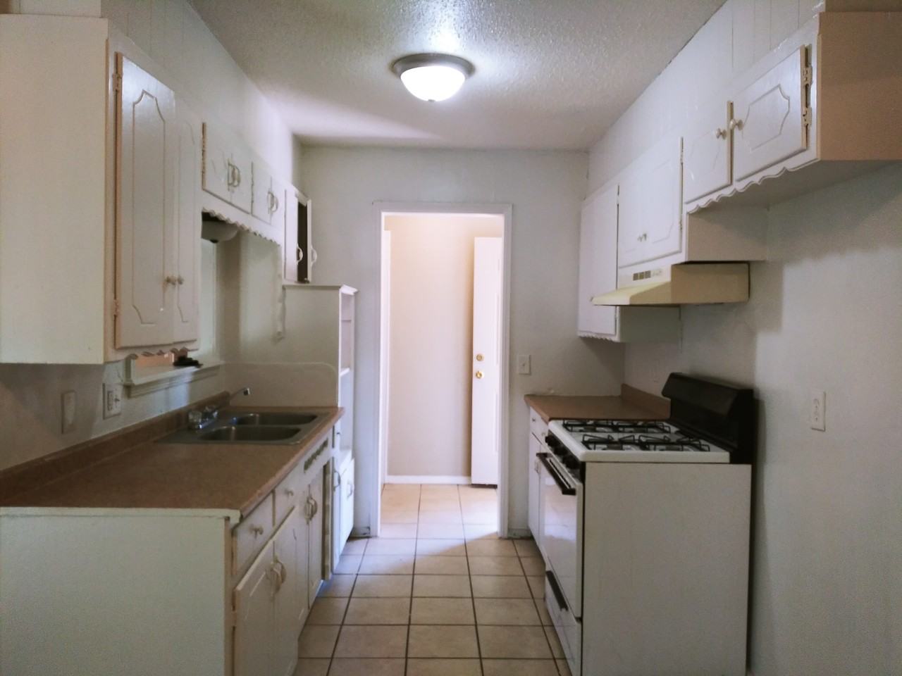 237 Nw 85th St - Photo 3 of 17