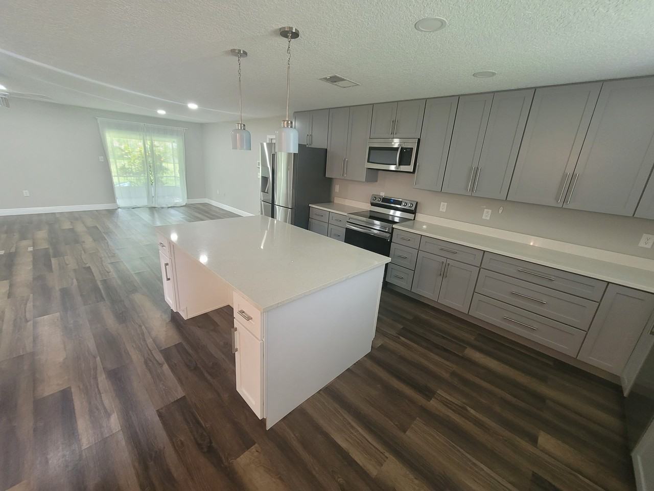 10481 Montpelier Cir - Photo 6 of 39