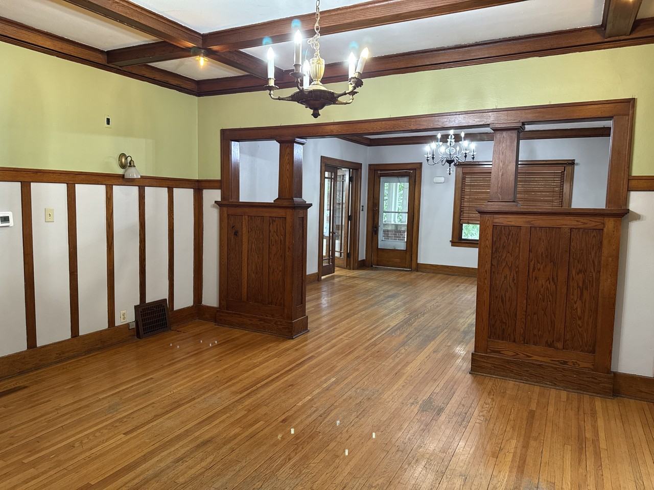 1537 Helmer St - Photo 3 of 16