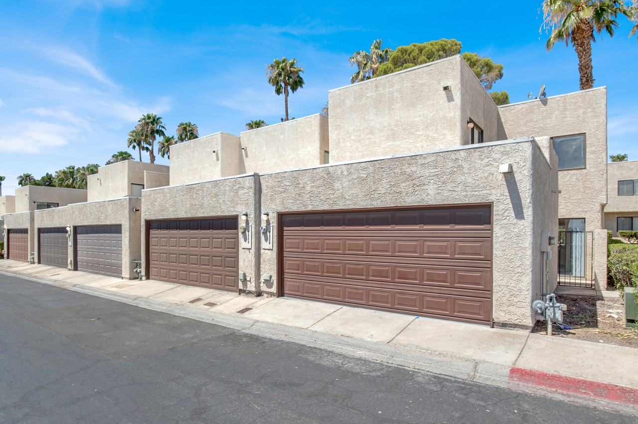 2639 Jacyra Ave - Photo 2 of 23