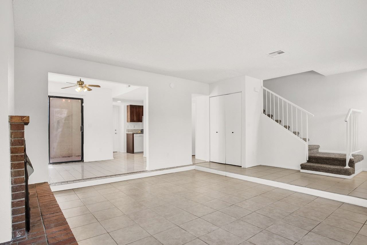 2639 Jacyra Ave - Photo 5 of 23