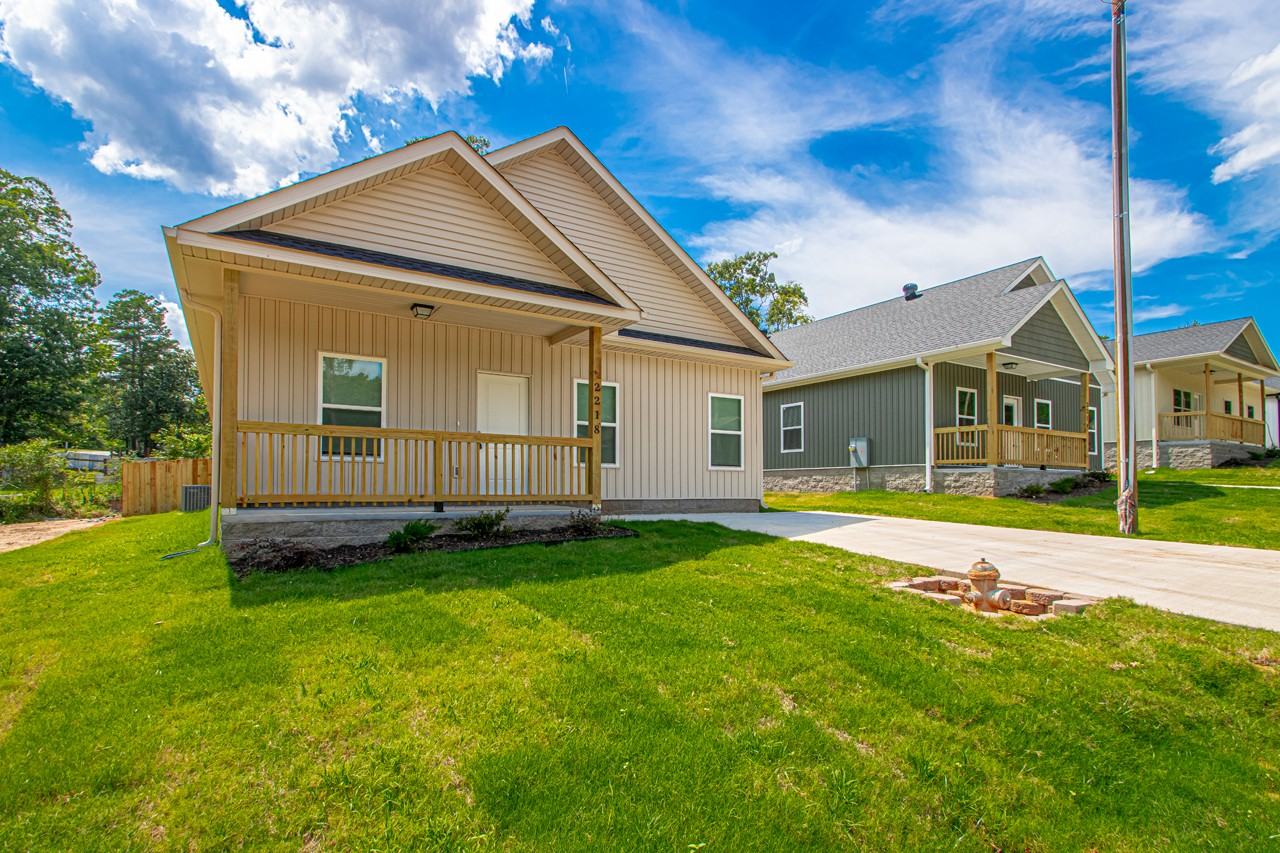 2218 Nichols Rd - Photo 3 of 41