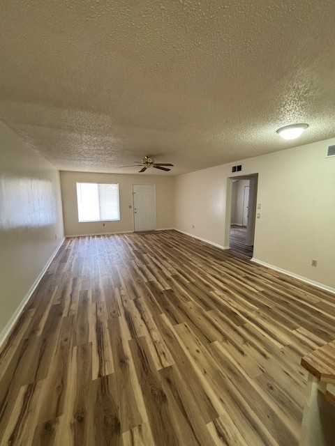 318 W Rosewood Ln - Photo 3 of 13