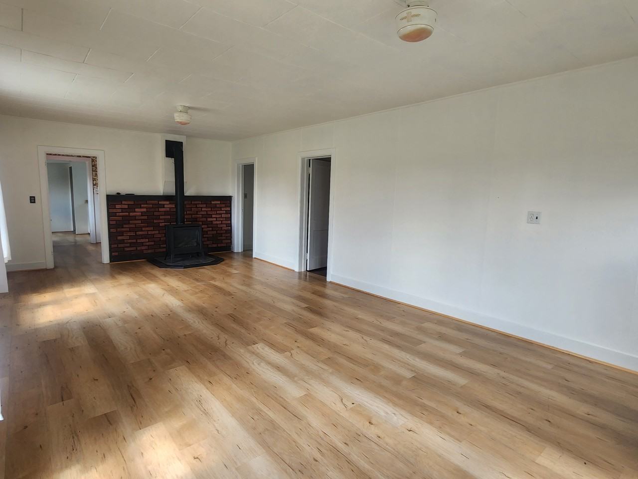 2405 Mountain Ave - Photo 2 of 13