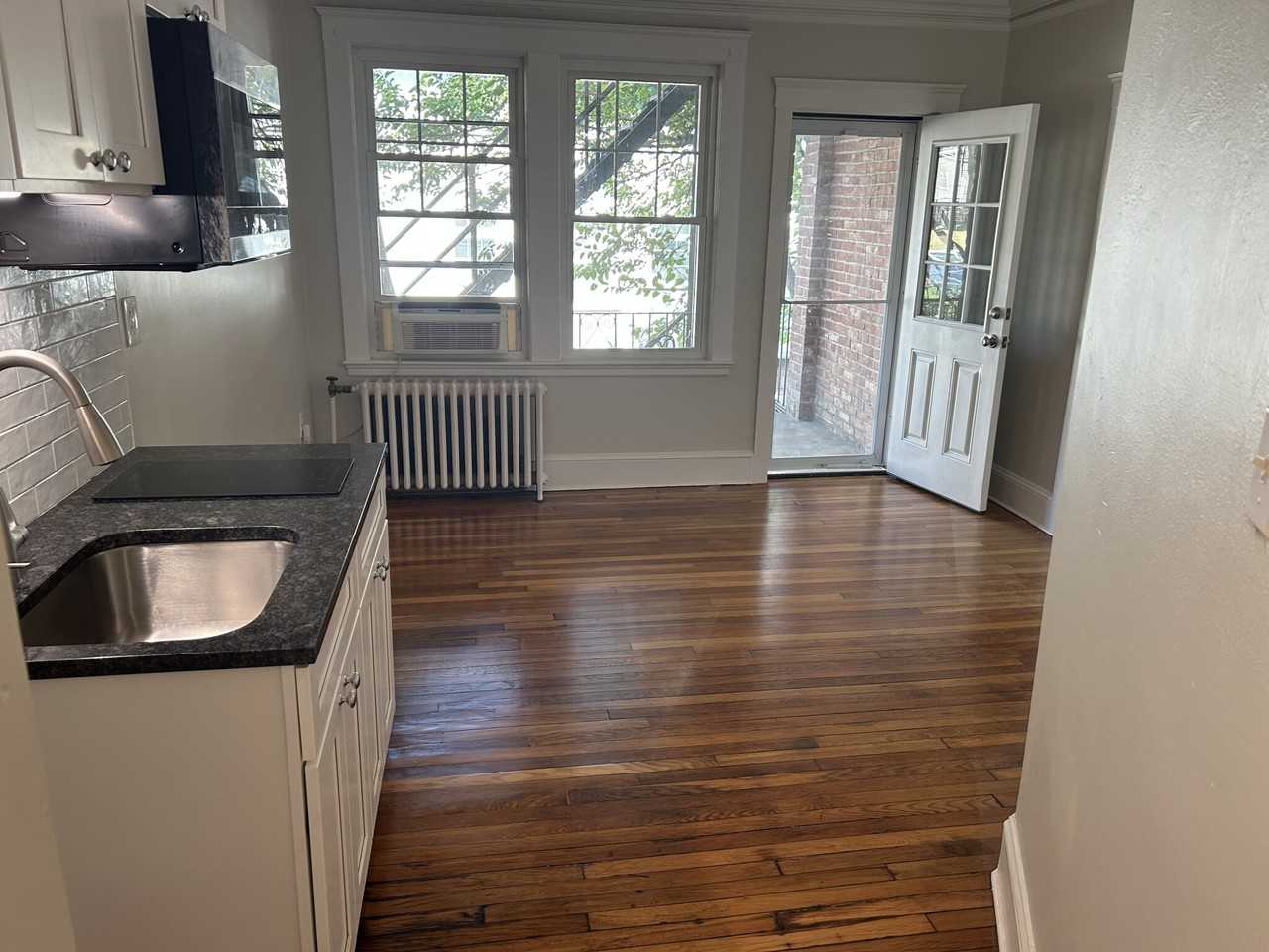 Chiswick Rd #5 - Photo 2 of 13