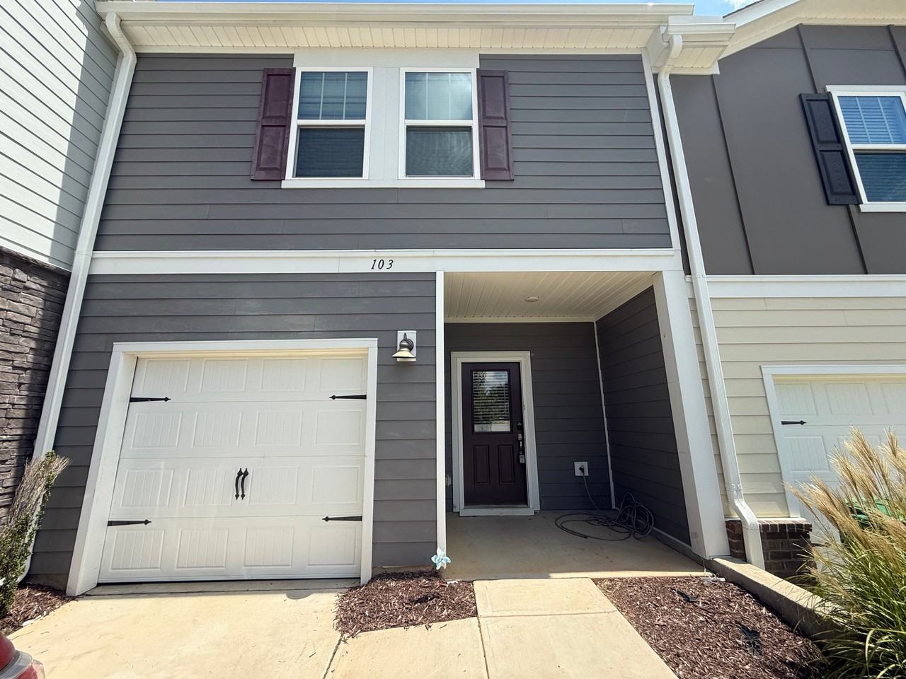 103 Joneshaven Dr - Photo 3 of 19