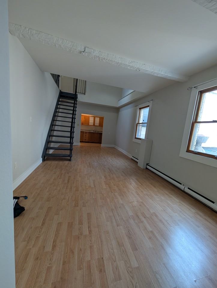 175 Dundas Street - Photo 2 of 10