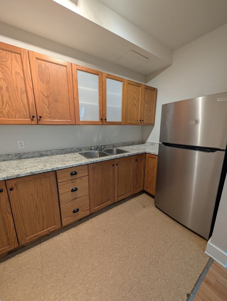 175 Dundas Street - Photo 3 of 10