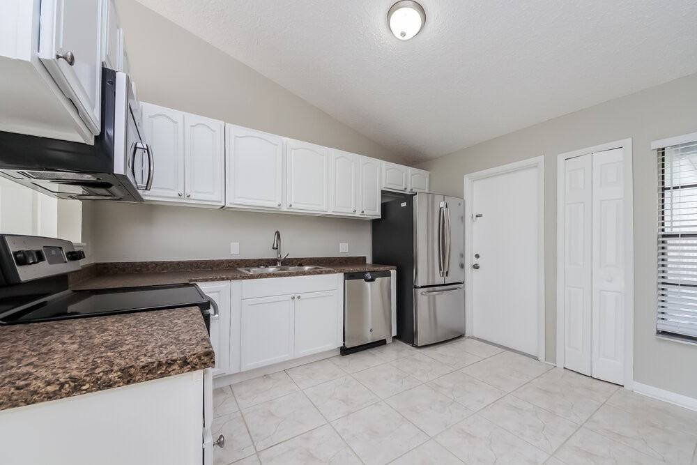 808 Cabaret Ct - Photo 5 of 16