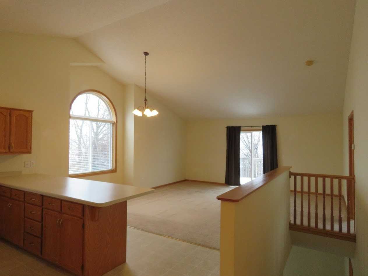 10912 177th Ct - Photo 3 of 10
