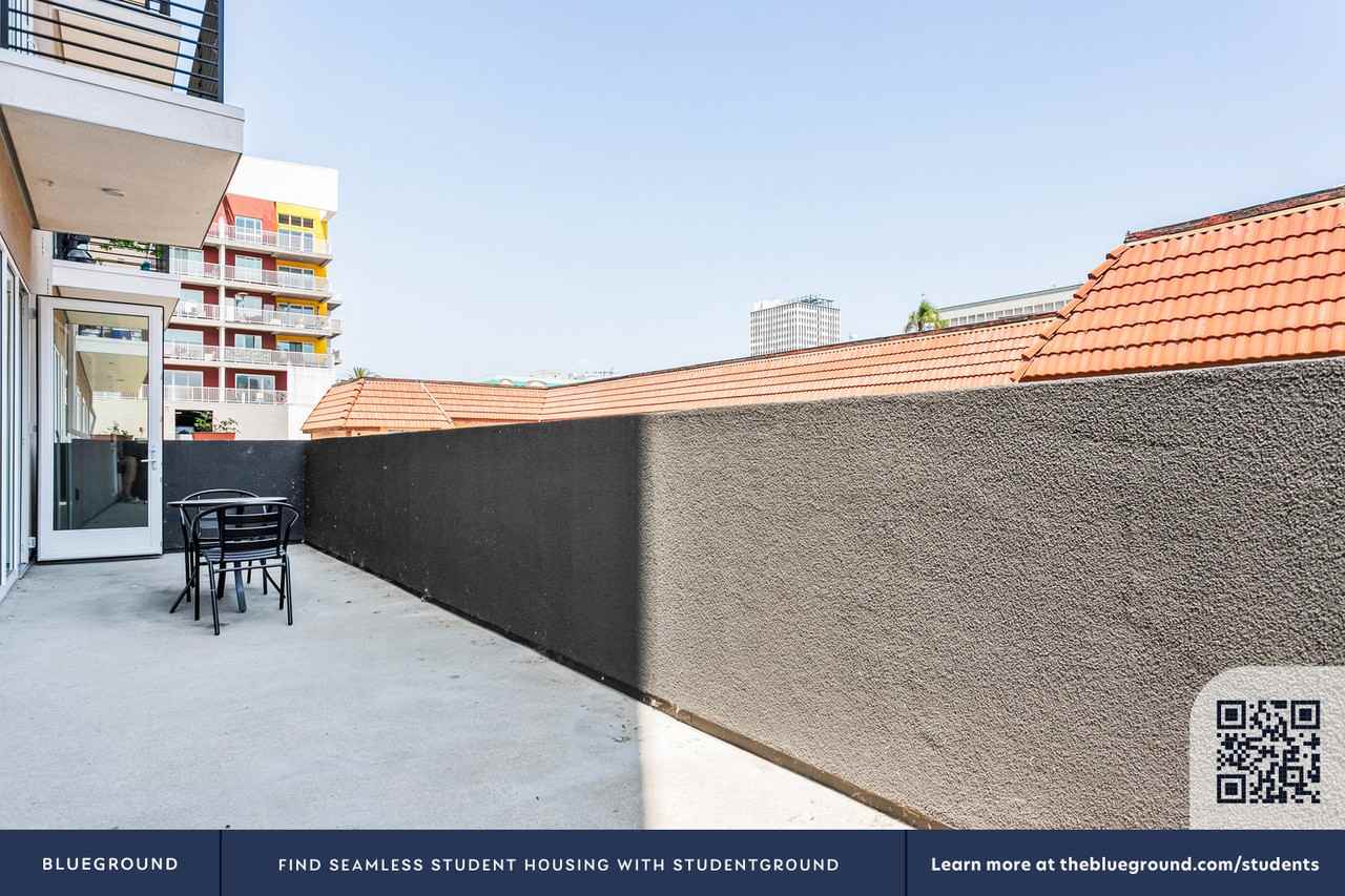 760 Serrano Avenue - Photo 6 of 26