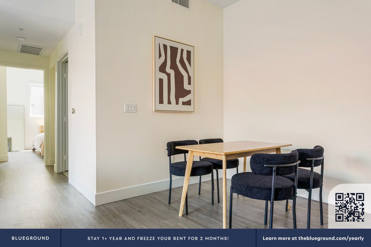 760 Serrano Avenue - Photo 7 of 26