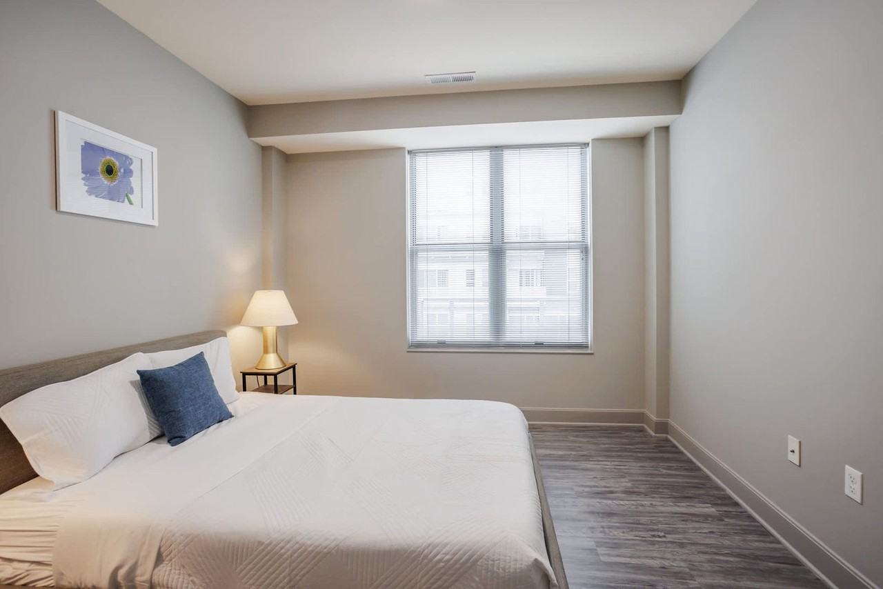 121 East Freedom Way - Photo 5 of 33