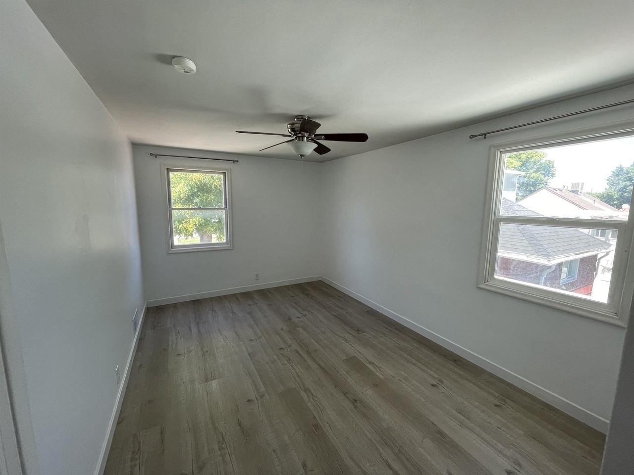 3595 S St #R - Photo 4 of 17