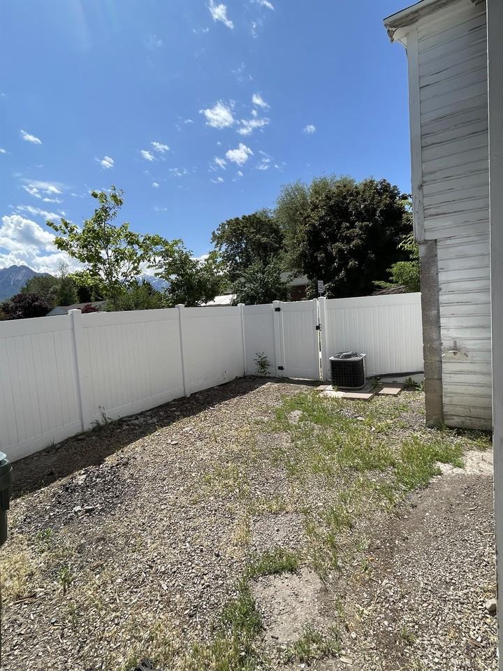 3595 S St #R - Photo 6 of 17