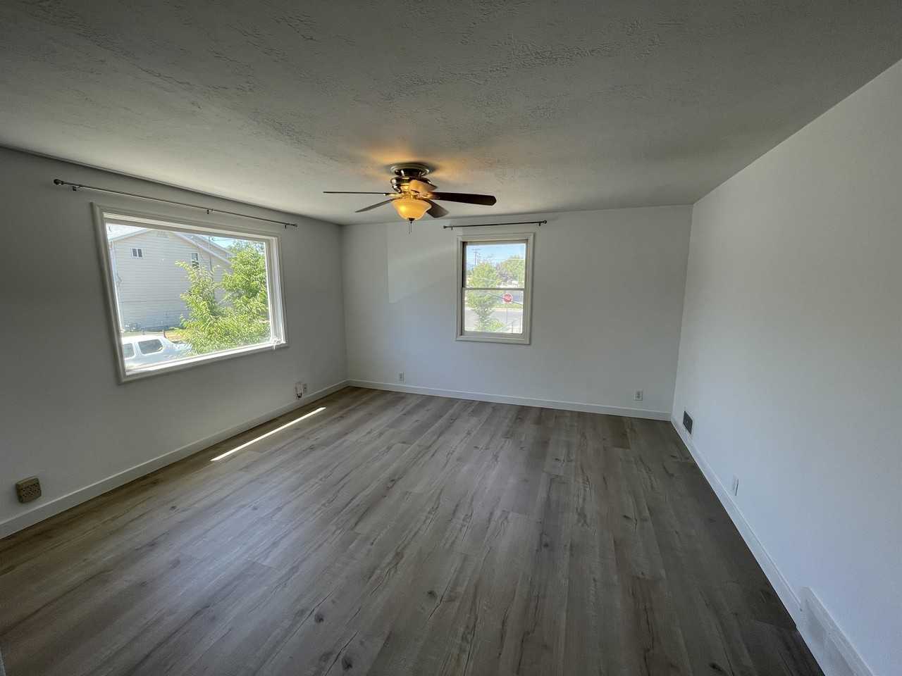 3595 S St #R - Photo 7 of 17