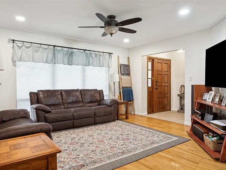 12606 Rain Forest Street - Photo 3 of 13