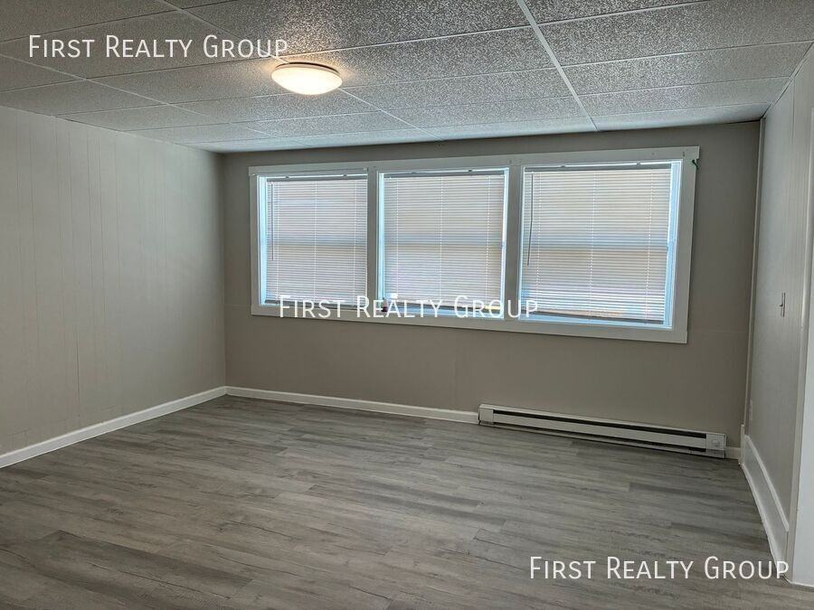 129 S Main St - Photo 2 of 12