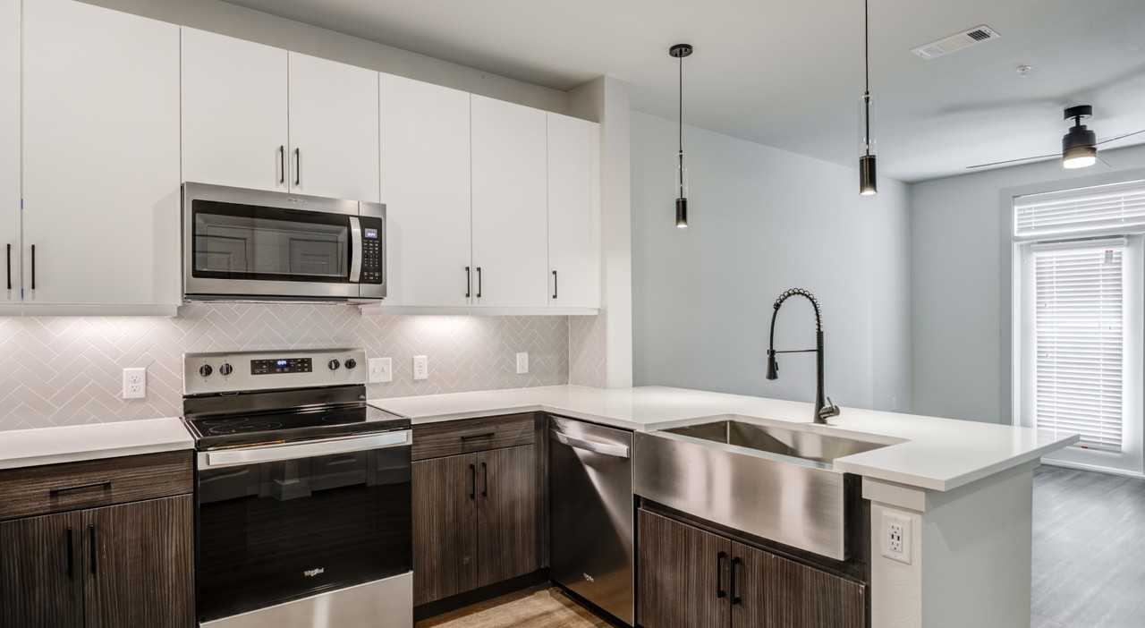 Harding Street - Photo 3 of 10