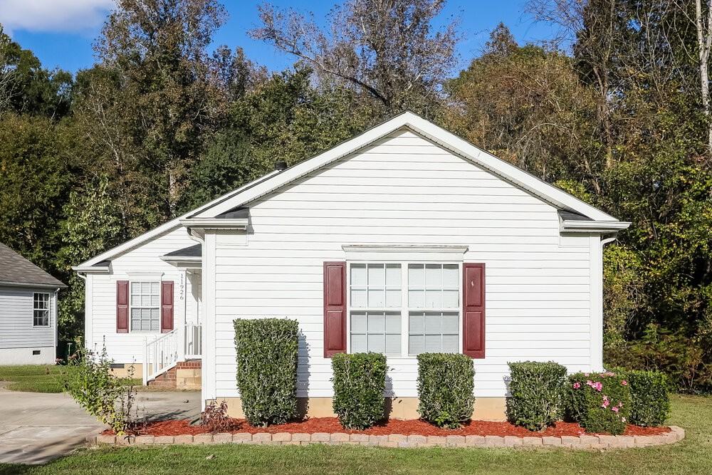 11926 Stewarts Crossing Dr - Photo 3 of 16