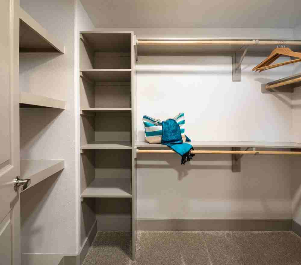 1213 E 5th St - Photo 4 of 23