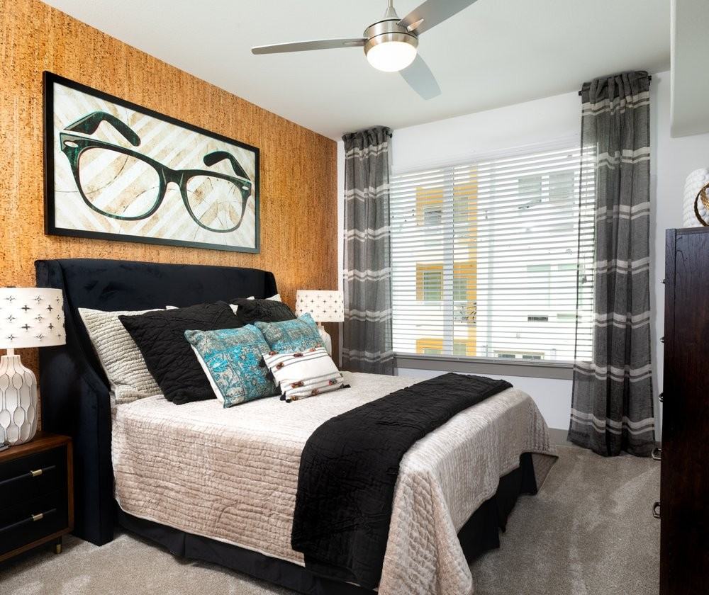 1213 E 5th St - Photo 5 of 23