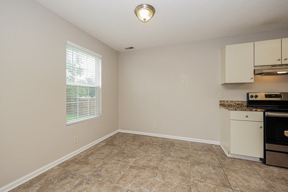1936 Turnberry Ct - Photo 6 of 17