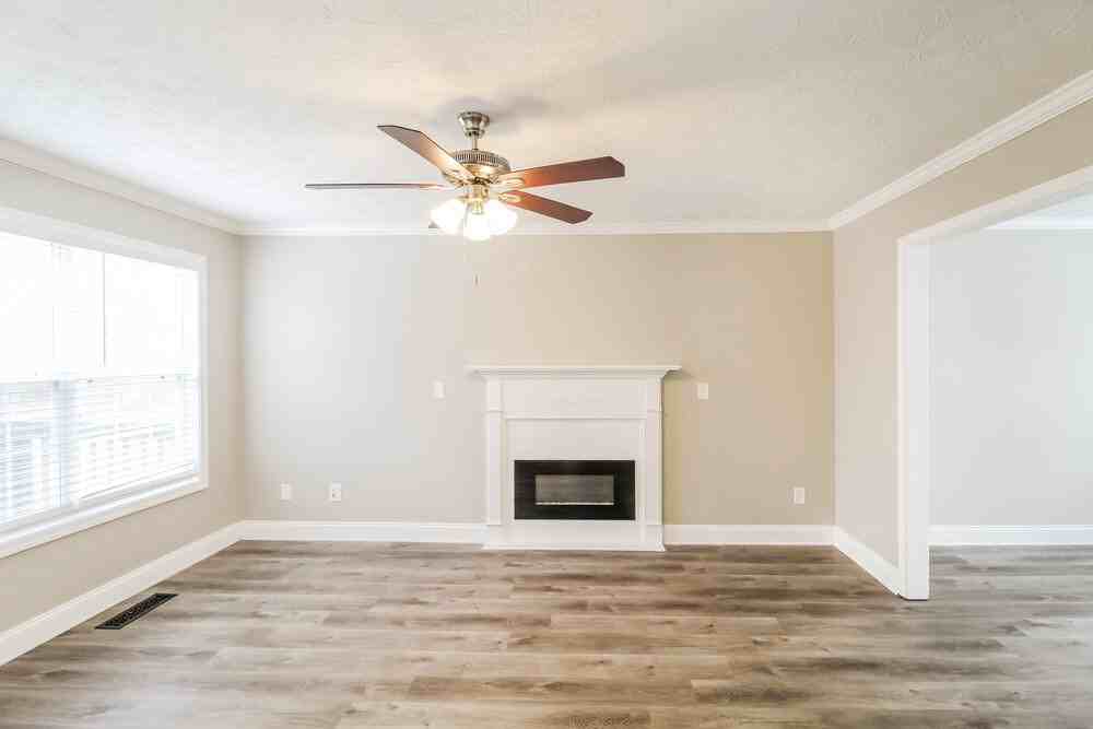 110 Rosewood Cir - Photo 5 of 18
