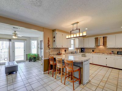 8485 Ne Pines Dr - Photo 3 of 7