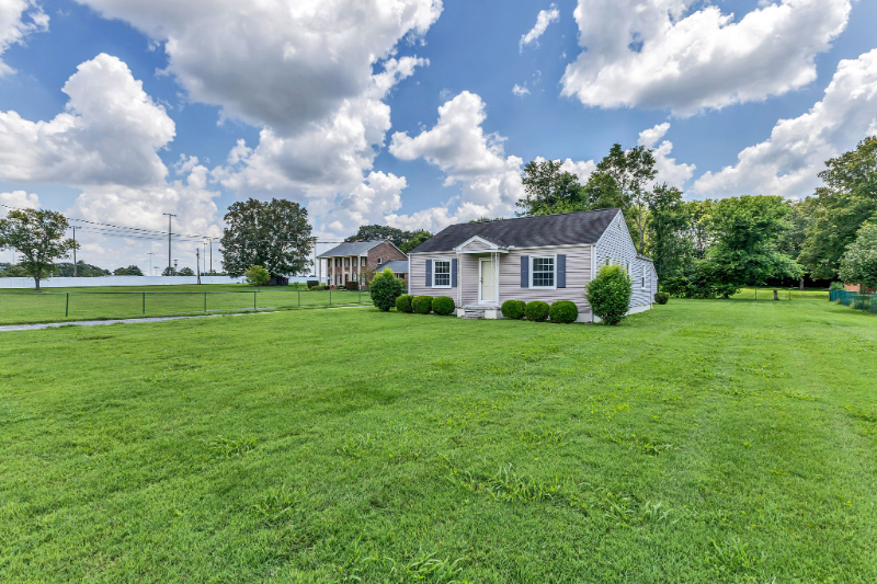3179 Boyd Mill Ave - Photo 2 of 22