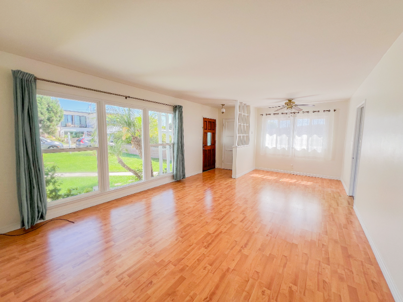 1310 Curtis Ave - Photo 2 of 13