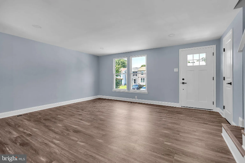 35 Shrewsbury Ct - Photo 2 of 20