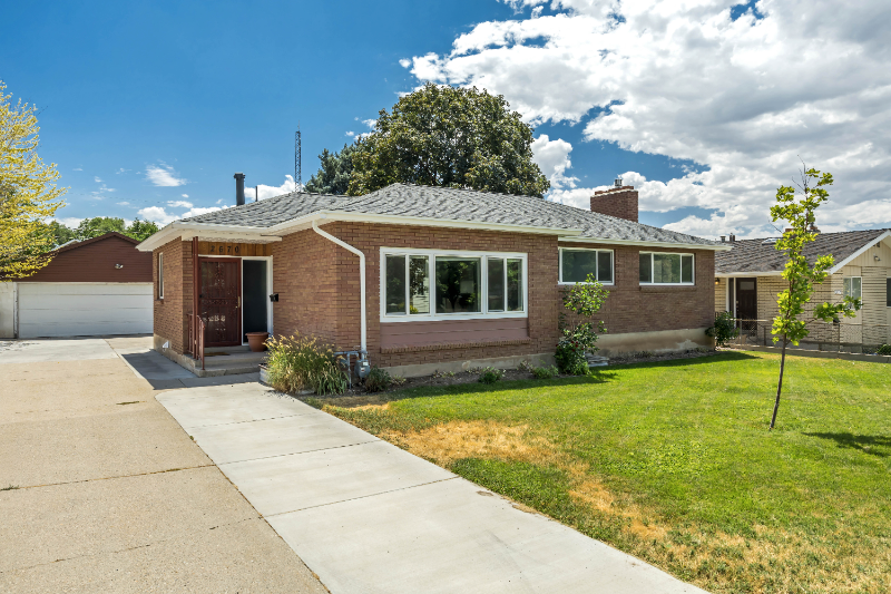 2670 E Lambourne Ave - Photo 2 of 19