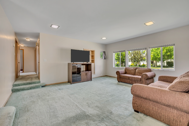 2670 E Lambourne Ave - Photo 3 of 19