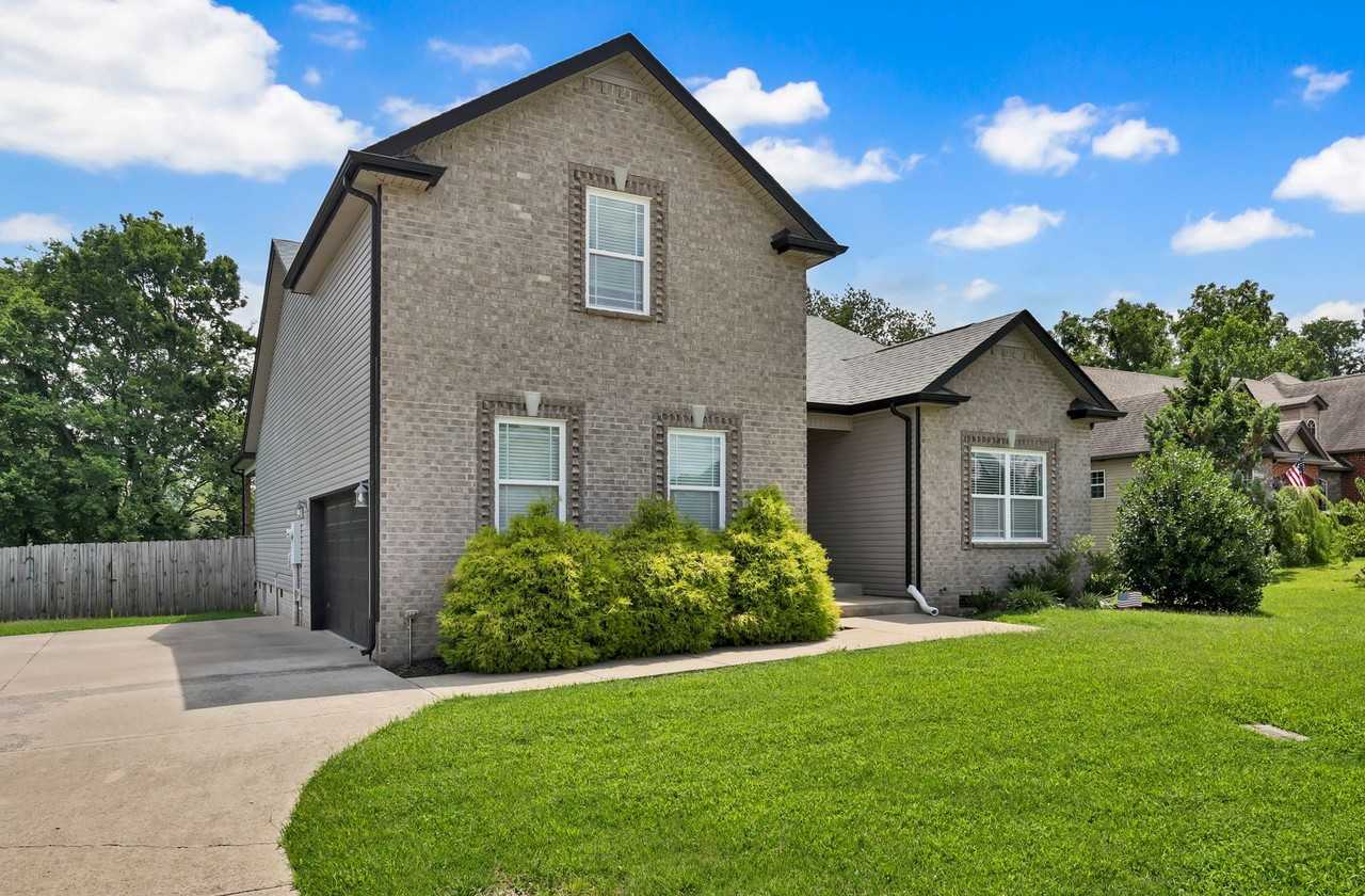 987 Promenade Dr - Photo 2 of 34