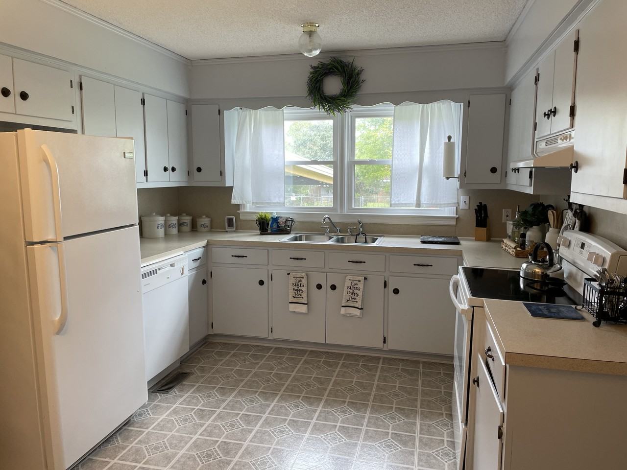 1613 Acker Dr #NA - Photo 4 of 10