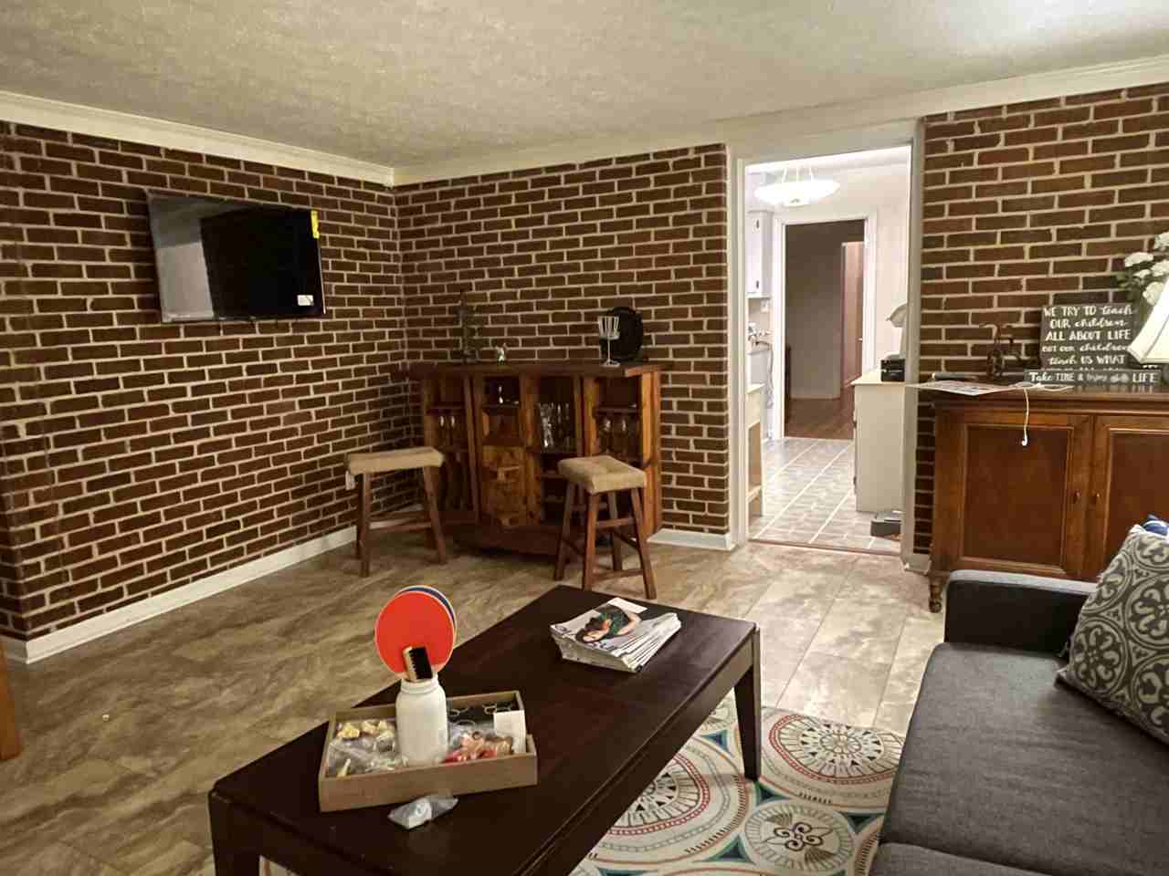 1613 Acker Dr #NA - Photo 6 of 10
