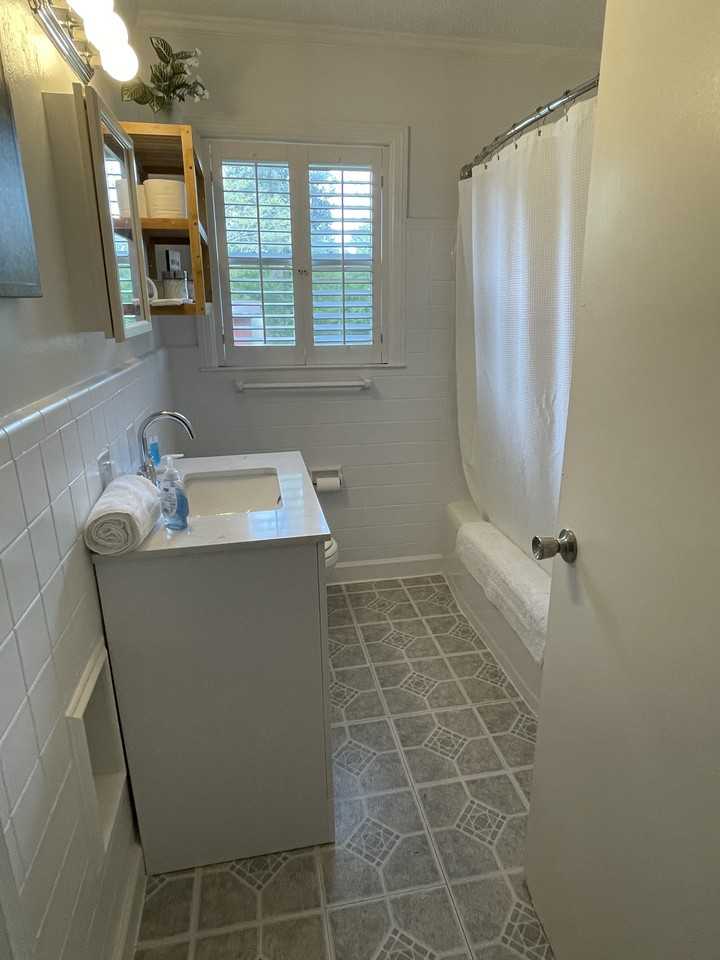 1613 Acker Dr #NA - Photo 7 of 9
