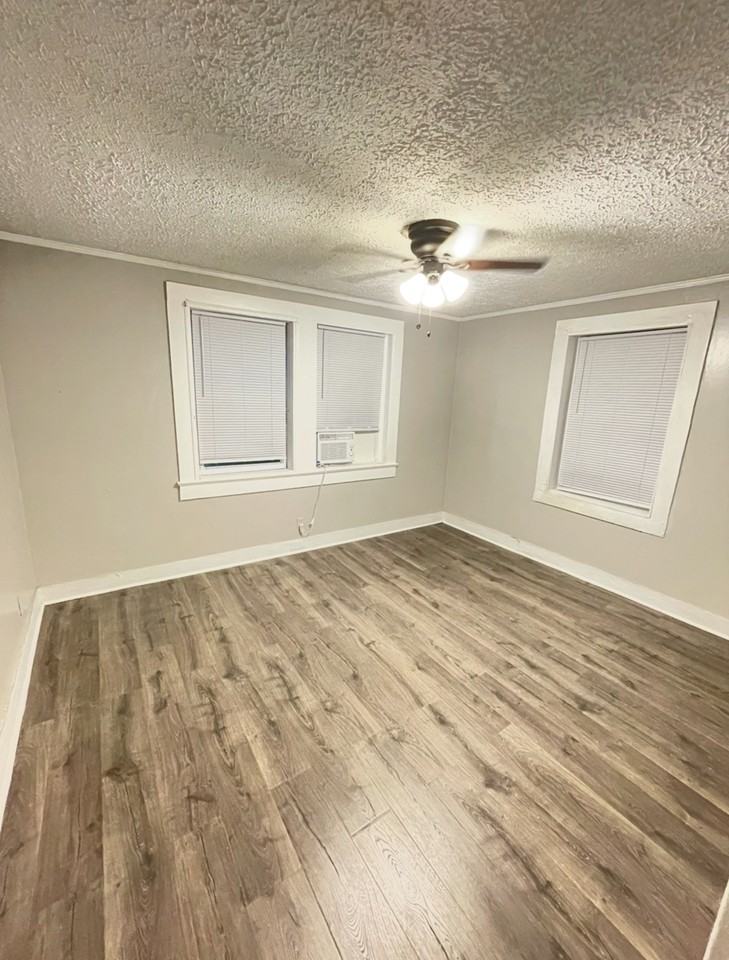 1301 Adams St #NA - Photo 2 of 11