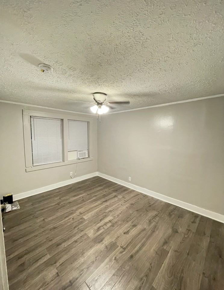 1301 Adams St #NA - Photo 3 of 11