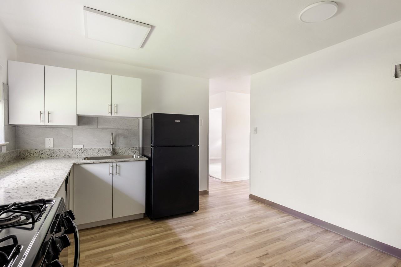 Kingston Apartments - Photo 5 of 49