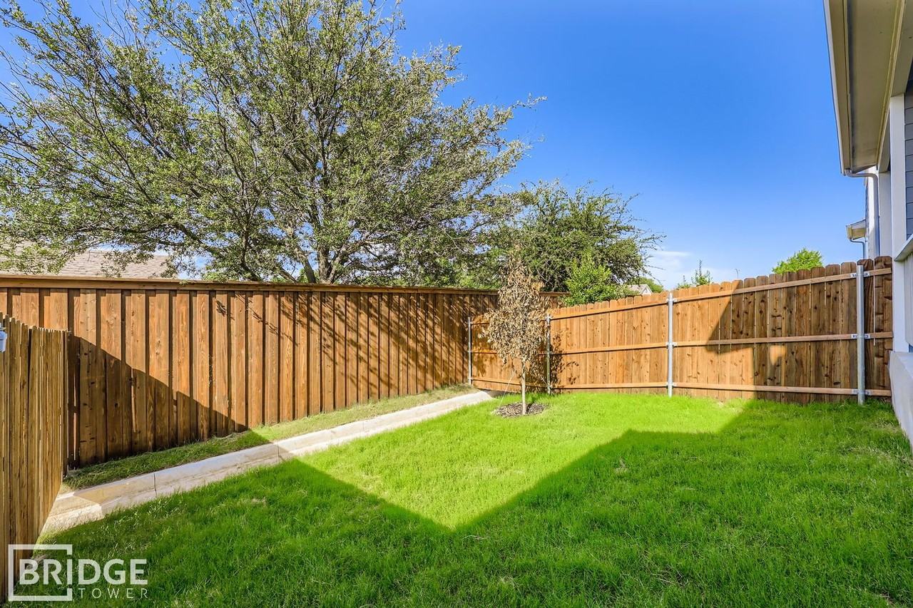 216 Marcus St - Photo 2 of 7