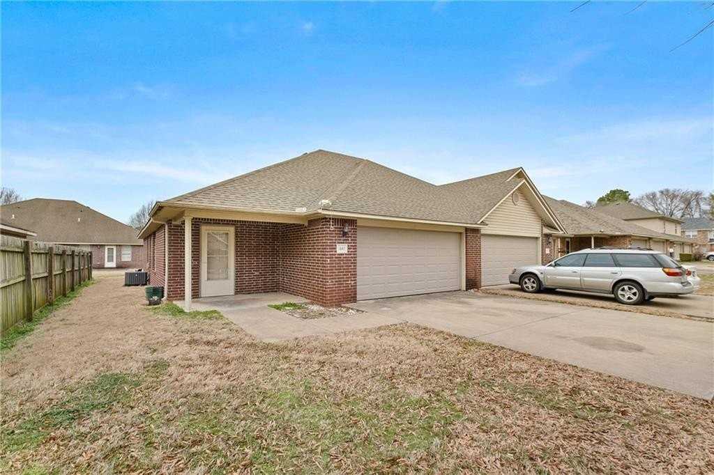 1667 N Evening Shade Dr - Photo 2 of 34