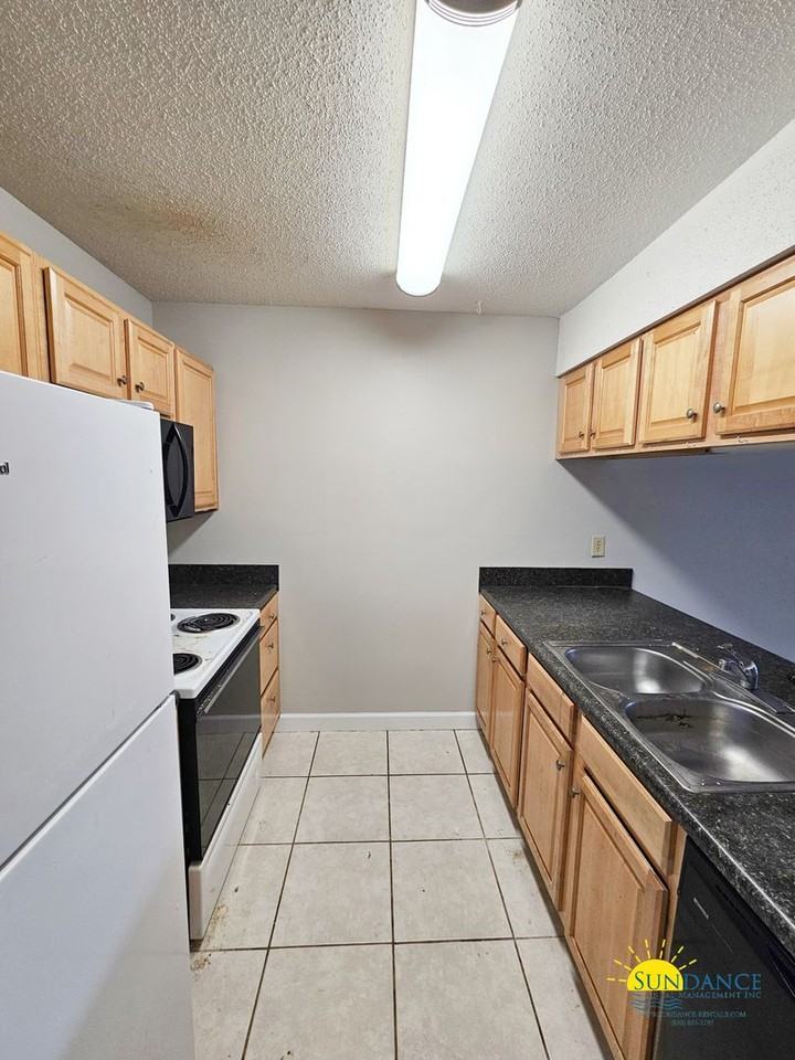 515 Landview St Apt C - Photo 2 of 7