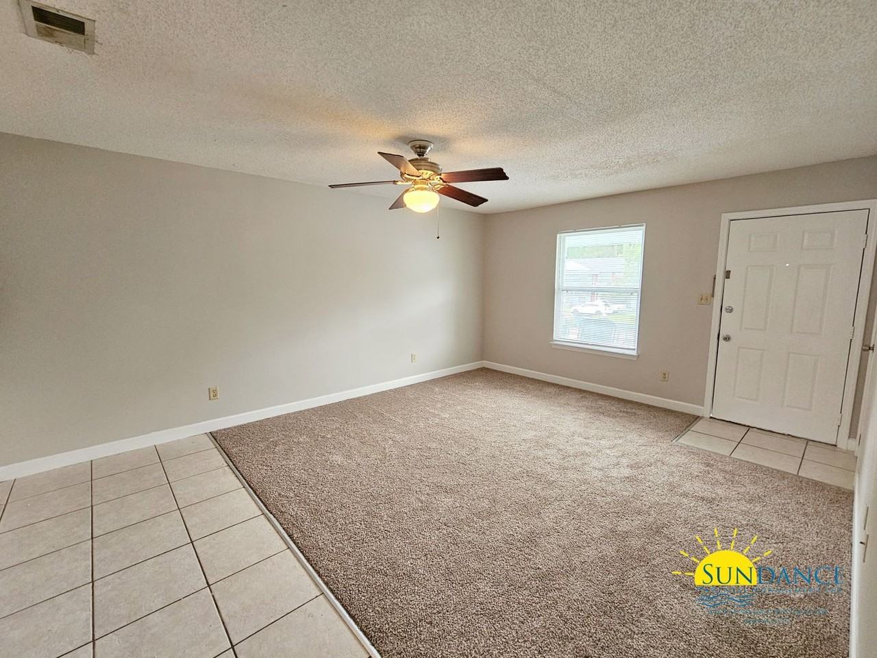 515 Landview St Apt C - Photo 3 of 7
